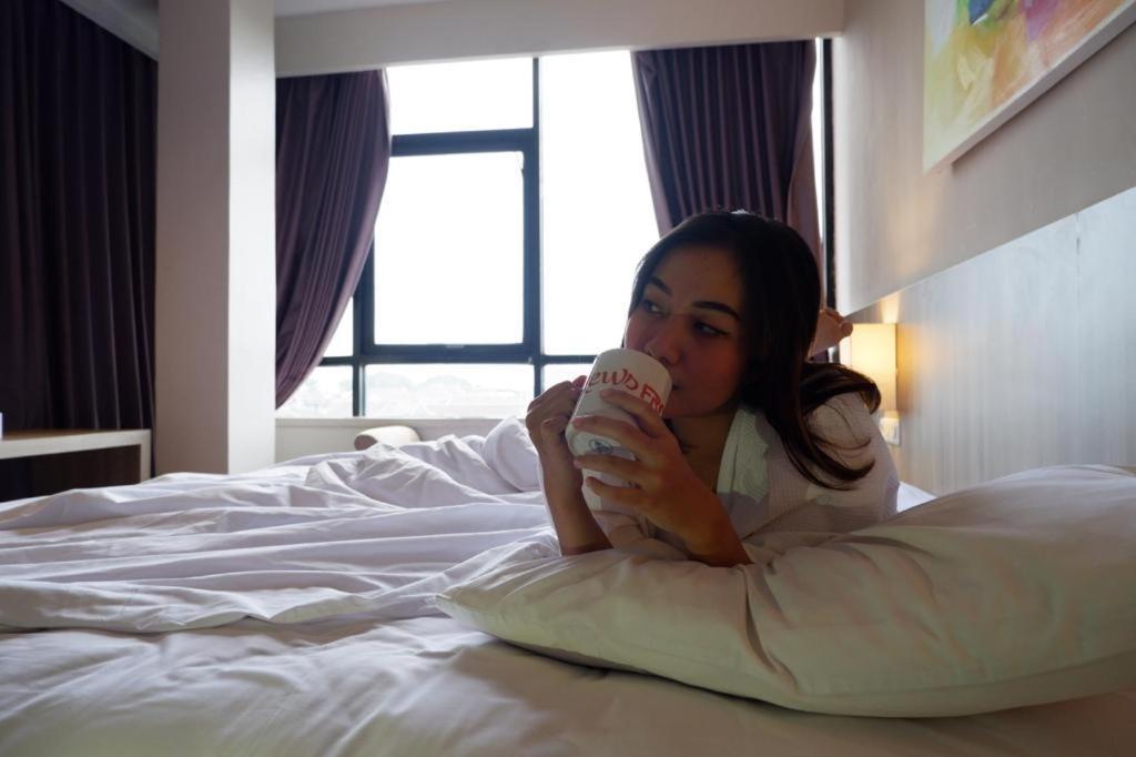News Hotel Waru Sidoarjo Exterior foto